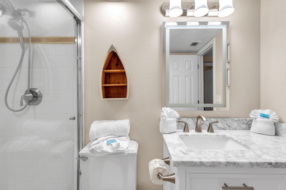 Land's End 11-306 Beach Front - Premier
