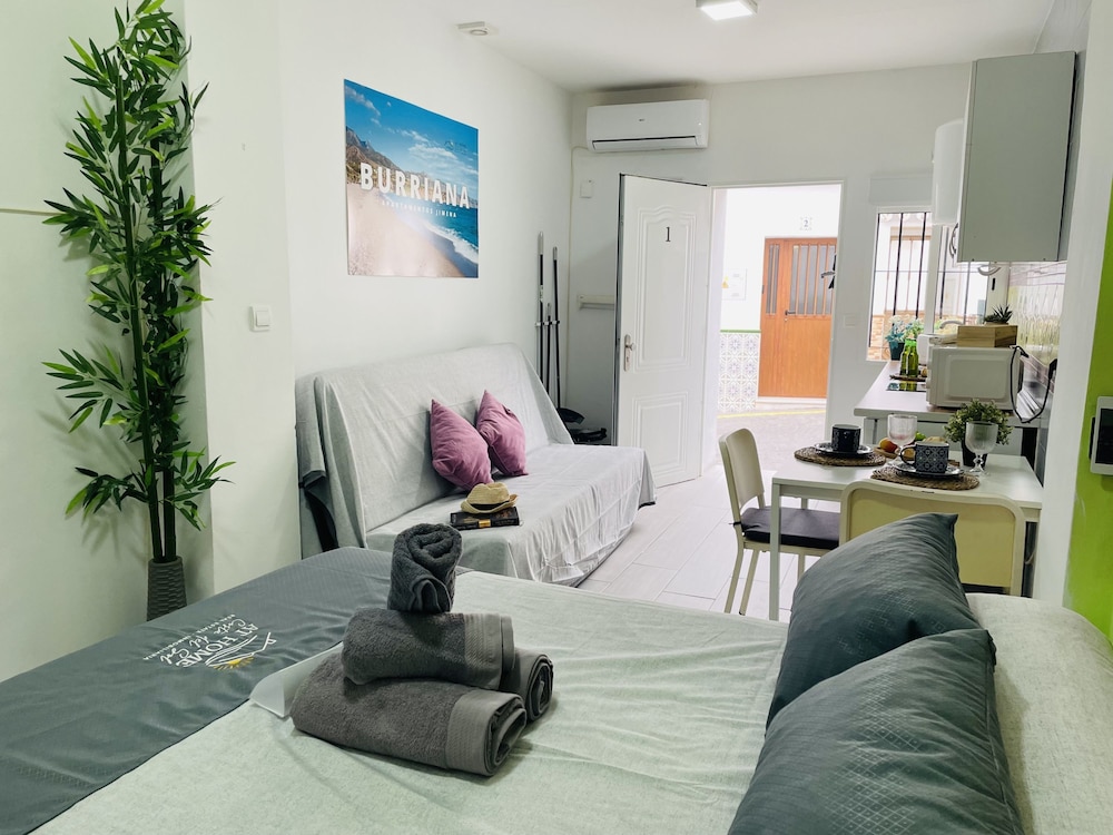 Estudio Burriana Jimena by At Home Costa del Sol