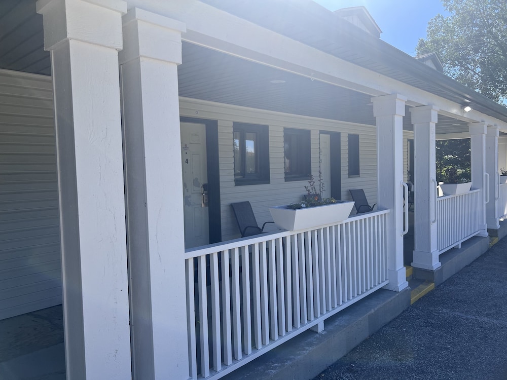 Hampton Motel
