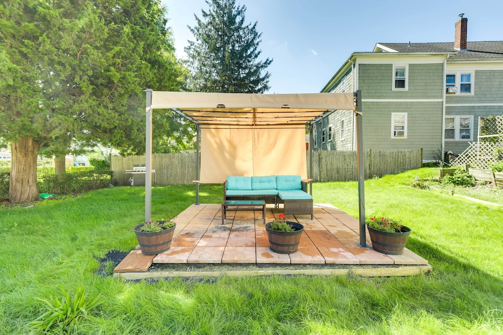 Charming Stoughton Apartment: 20 Mi to Boston