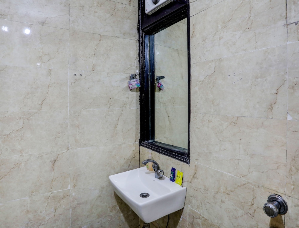 Staybook Hotel Jai Balaji New Delhi Railway Station