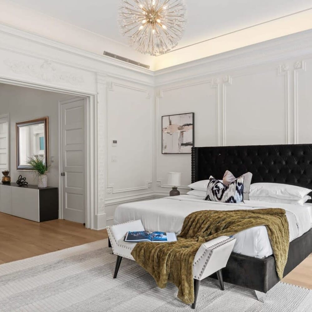 Riverside by Rove Travel 7BR Modern Townhouse