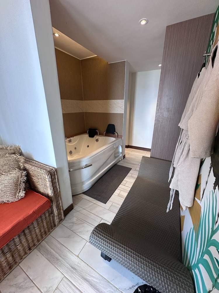 Banig Beach Resort El Nido