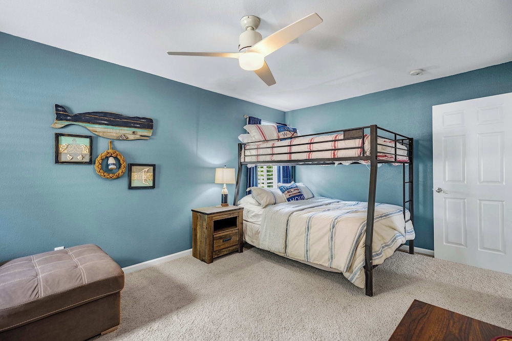 Shore Thing - Lakefront for 12