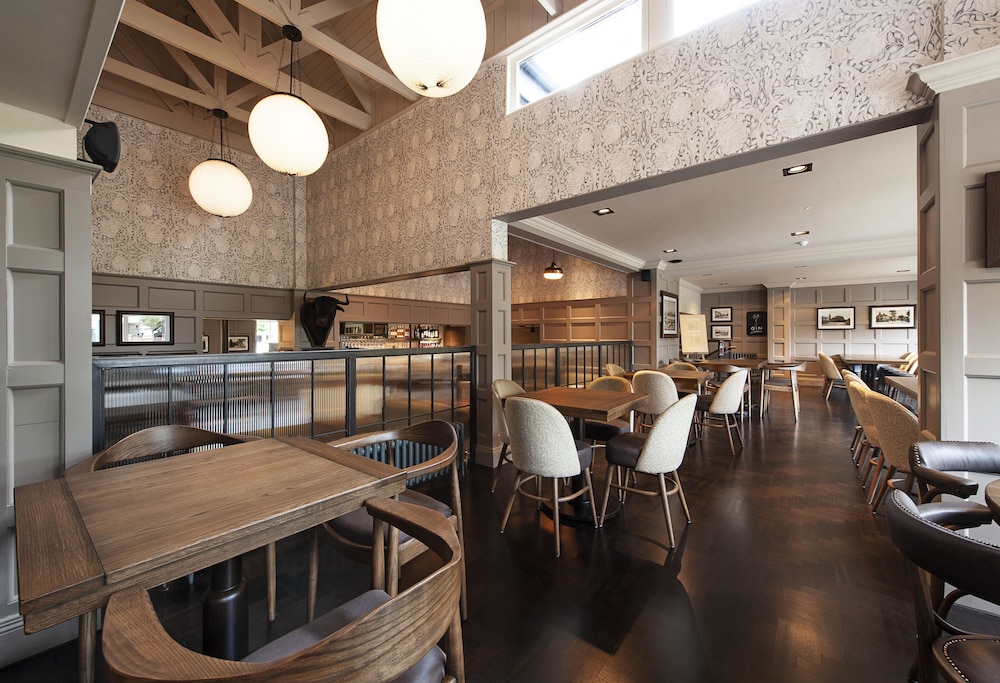 Altrincham Vacations - The Bulls Head Hotel - Property Image 2