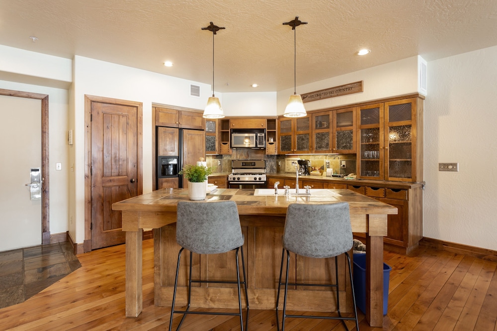 1 Bedroom Condo - The Lodges at Deer Valley 1 Condo