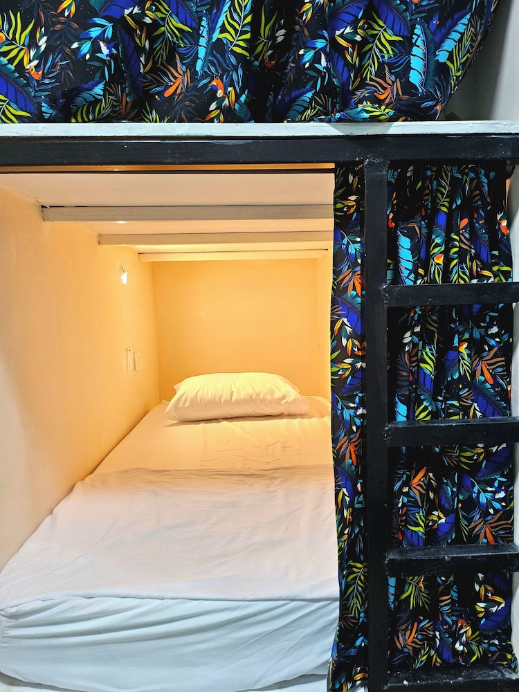 CASAMIA HOSTEL