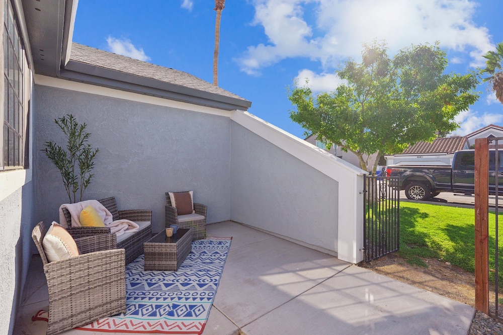 Waterfront Escape With Private Dock 3 Bedroom Home
