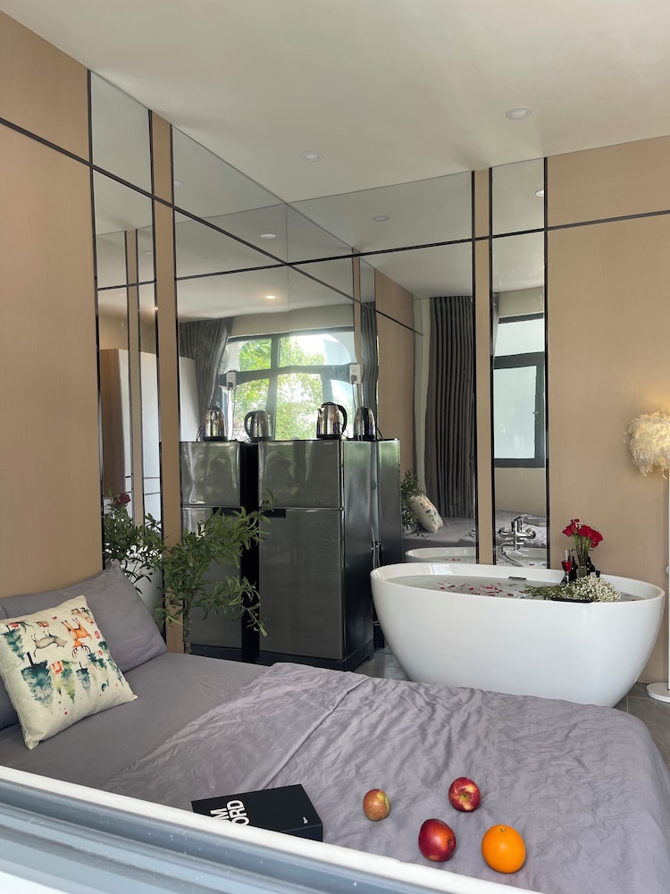 Unite StayCation Le Van Sy