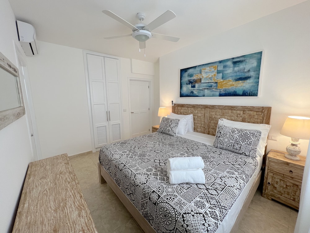 Los Corales Tropical Beach Resort & SPA