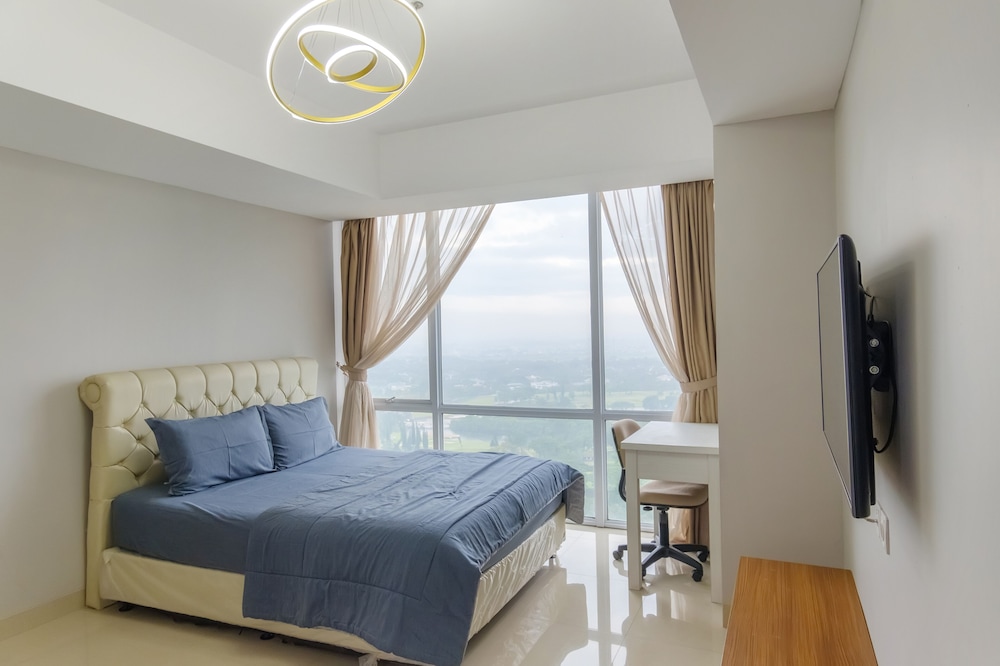 TwoSpaces Living at UResidence Apartment view 2