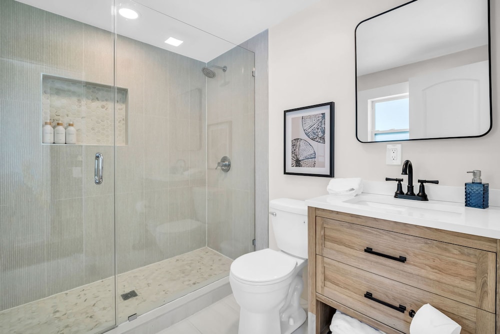 New Sweet Beach Nook Hot Tub Ocean Vibes