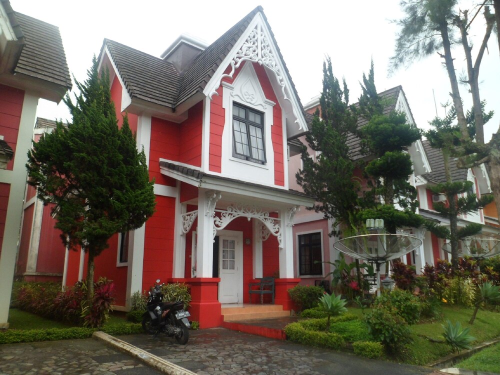 Villa Kota Bunga Mawar