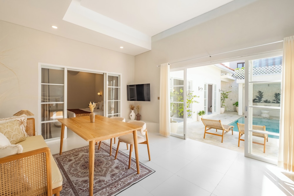 Private Pool Villa Ahana by OriVista