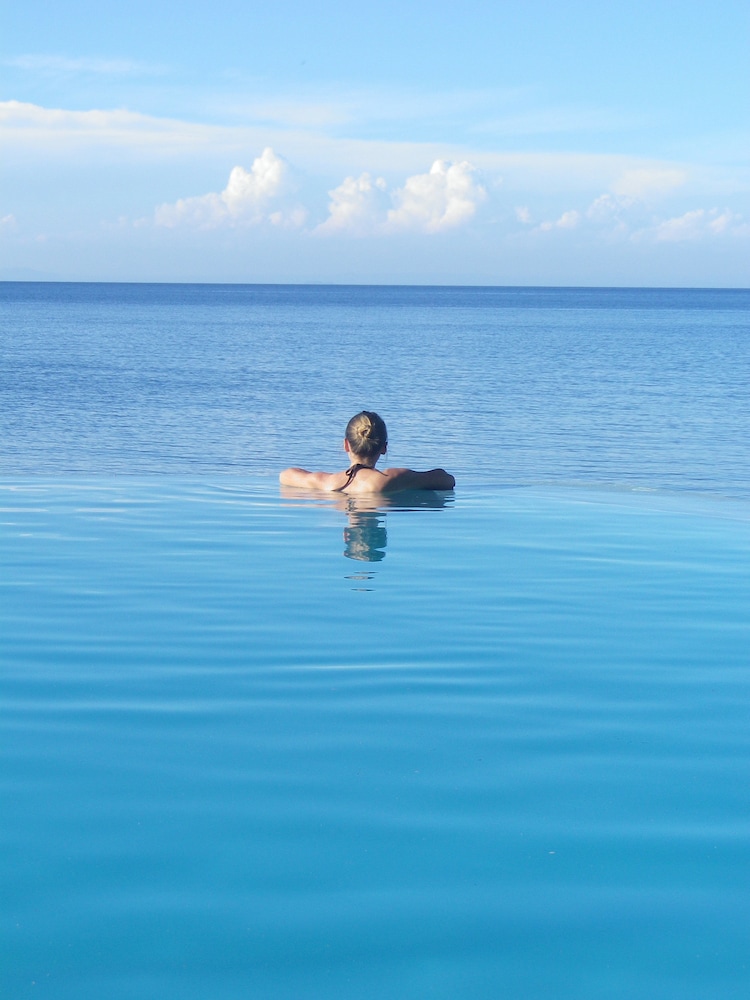 Blue Zebra Island Lodge