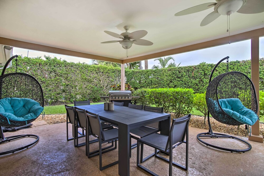 Riviera Beach Vacation Home w/ Pool: Walk to Beach view 4