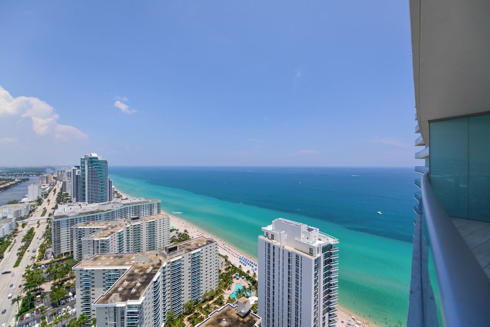 Ocean View Condo Near the Beach