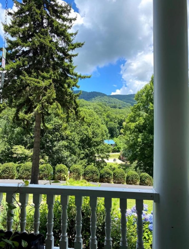 Balsam Mountain Inn