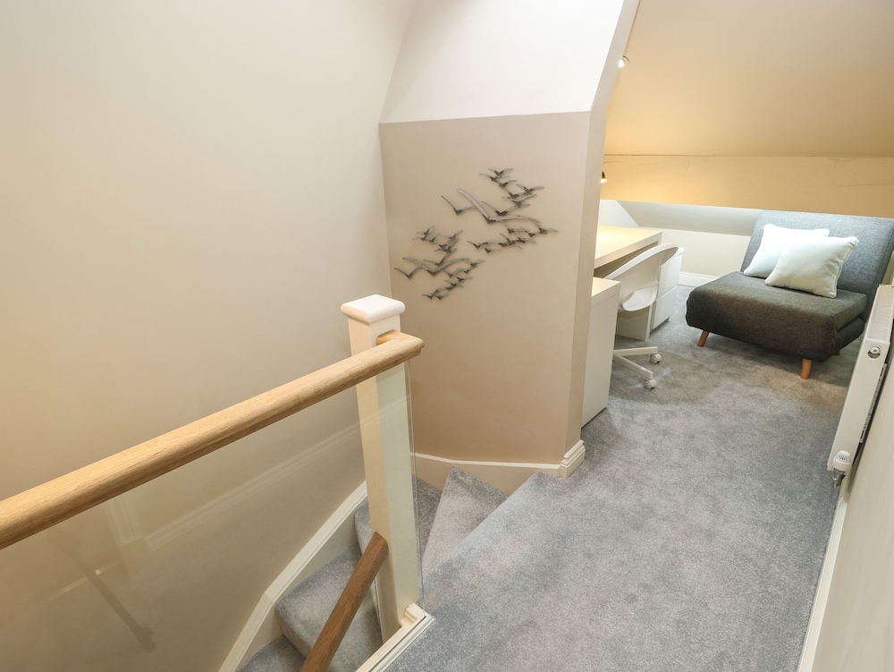 1 Stansfield Mews