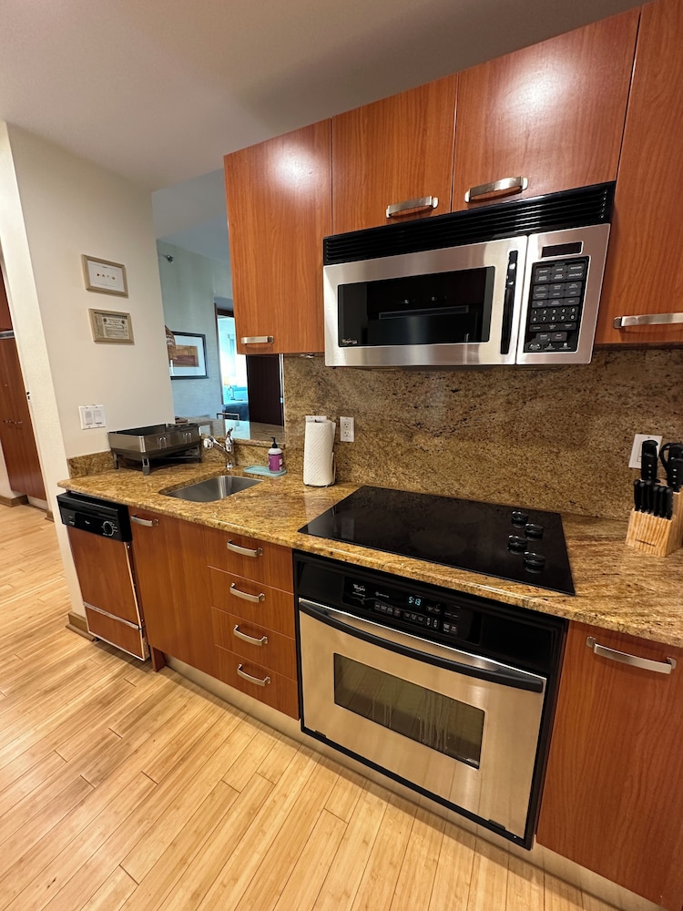 AKA Brickell Condo Free Parking by Palermo Home Miami