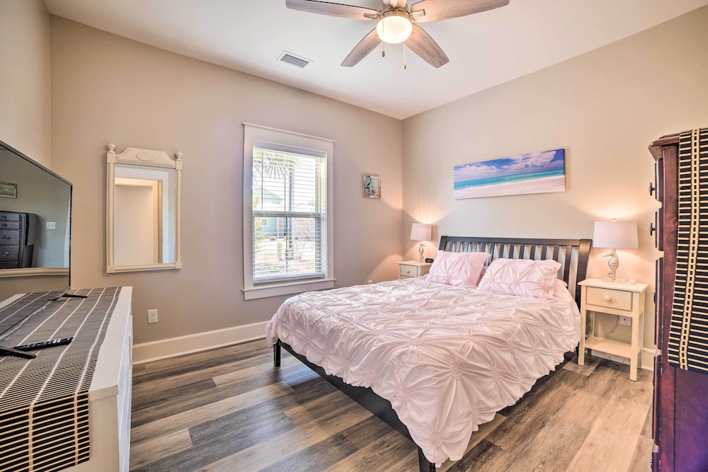 Mexico Beach Getaway w/ Patio - Steps to Beach! view 2
