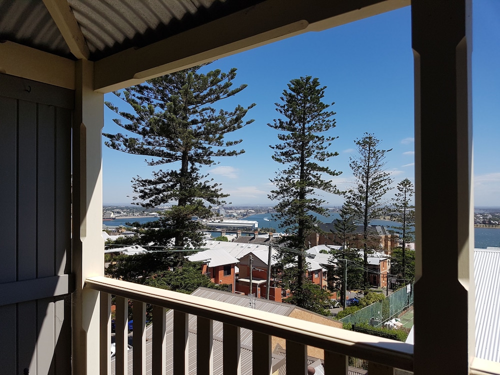 Newcastle Short Stay Apartments - Vista Apartment