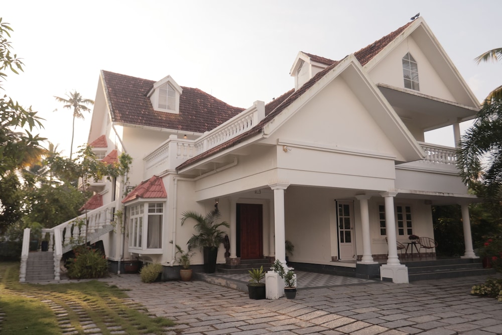 Palliath House-Heritage Villa Beachside