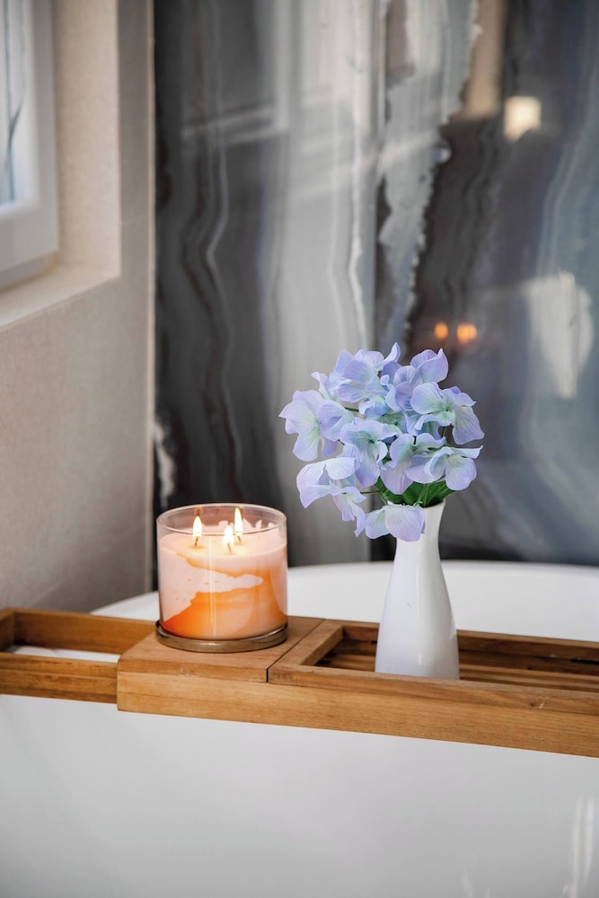 Elegant Chalet 2 Minutes From the Beach Ideal Families