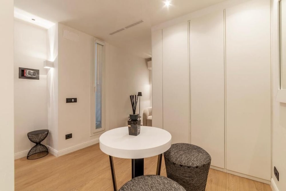 JOIVY Elegant Suites Near Villa Borghese