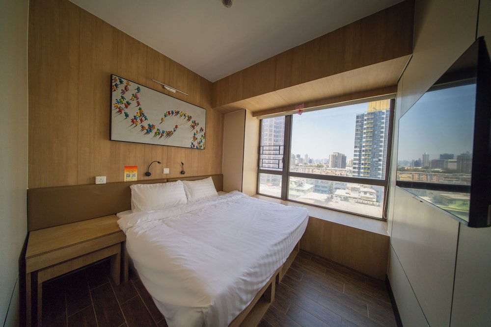 MIJ (KAI TAK) HOTEL