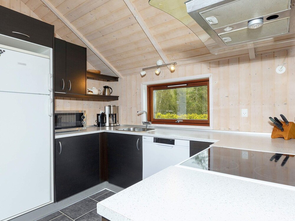 Peaceful Cottage in Øster Assels with Hot Tub view 5