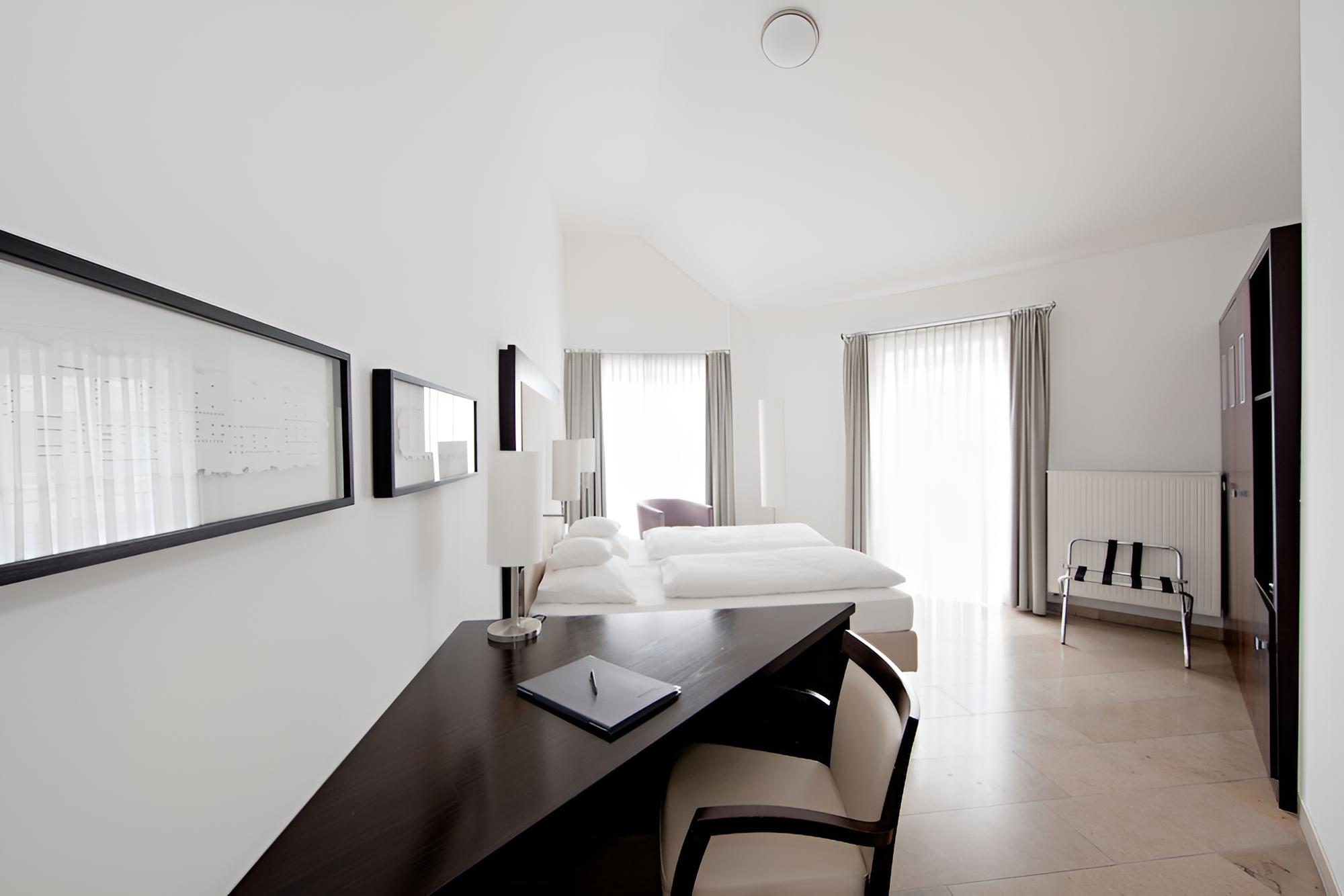 BURNS Art Hotel view 2