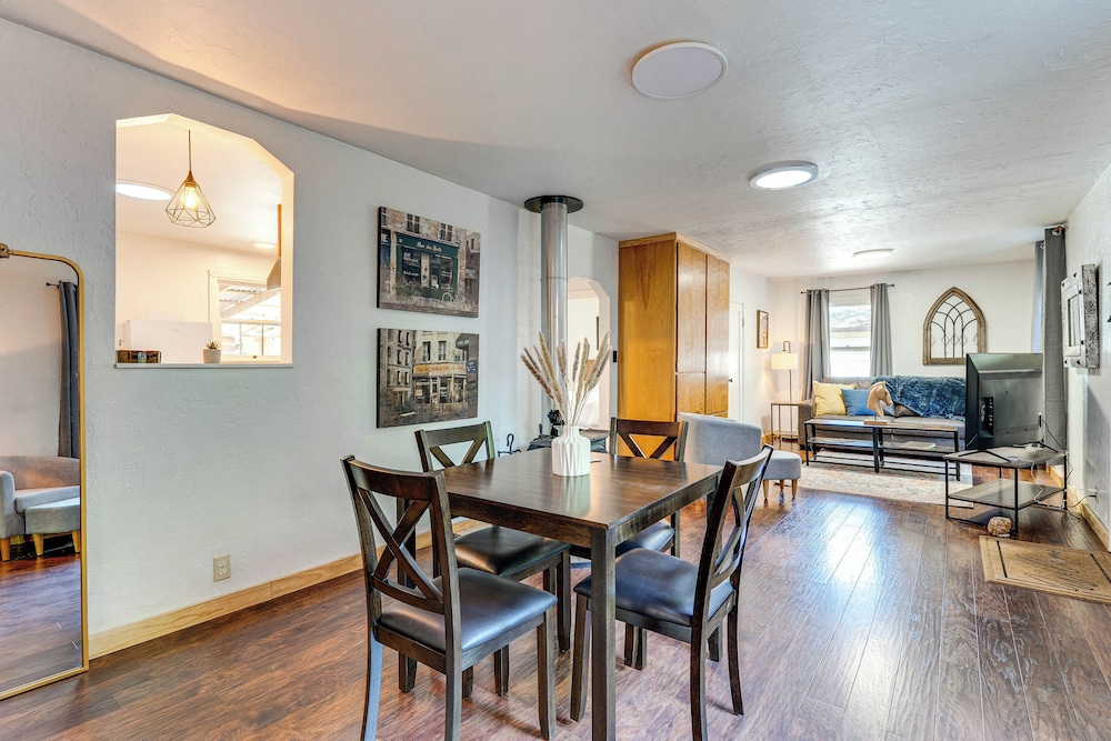 Wine Country Cottage in Historic Fiddletown!