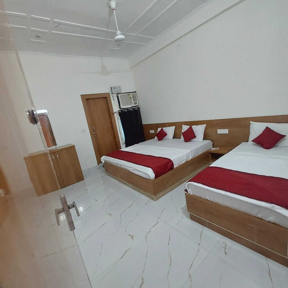 Ladlee Palace Guest House