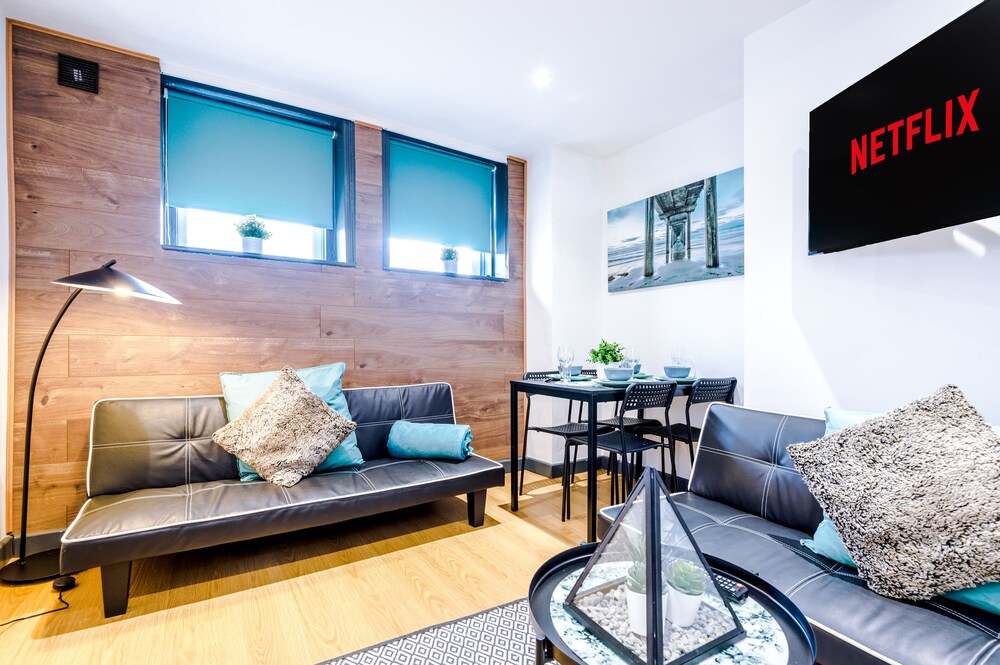 Stay With Empire - Tyldesley Rd view 2