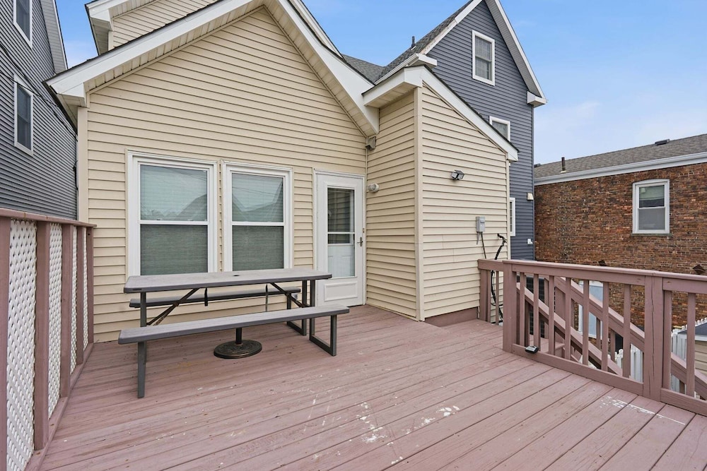 Sea Bright Gem Steps To Beach + Parking 4 Bedroom Home