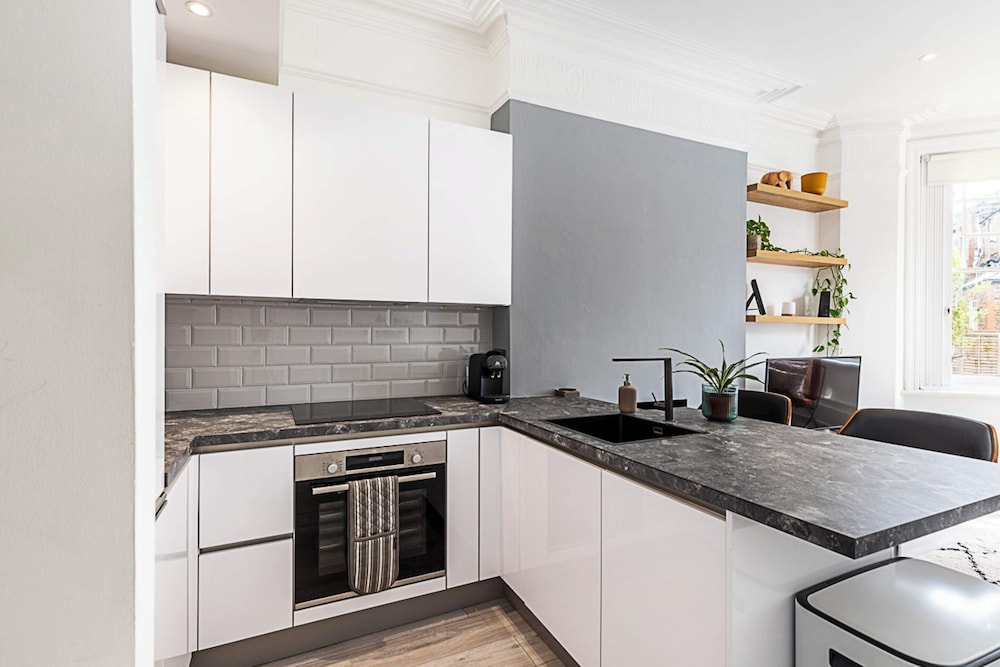 Stylish Hideaway Flat at Milton Park Highgate