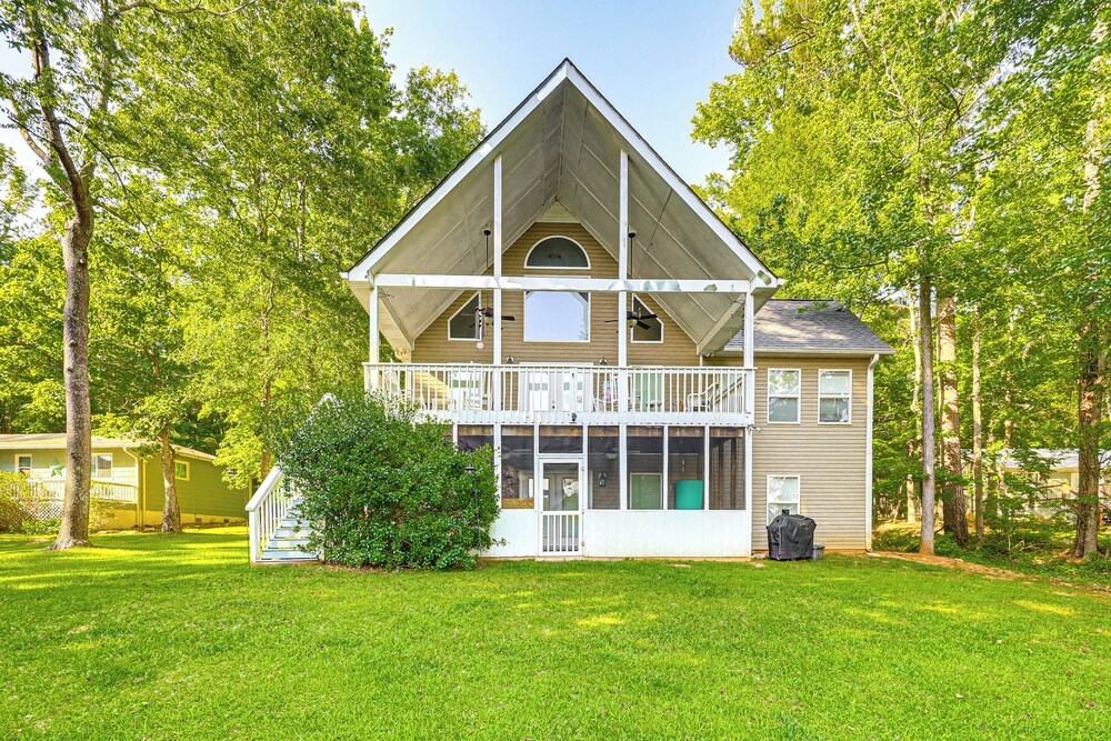 Remote Escape: Lake Home w/ Dock in Sparta!