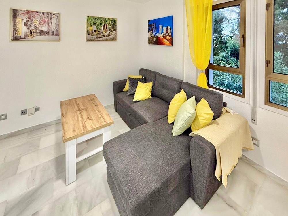 Pleasant Apartment With Shared Pool