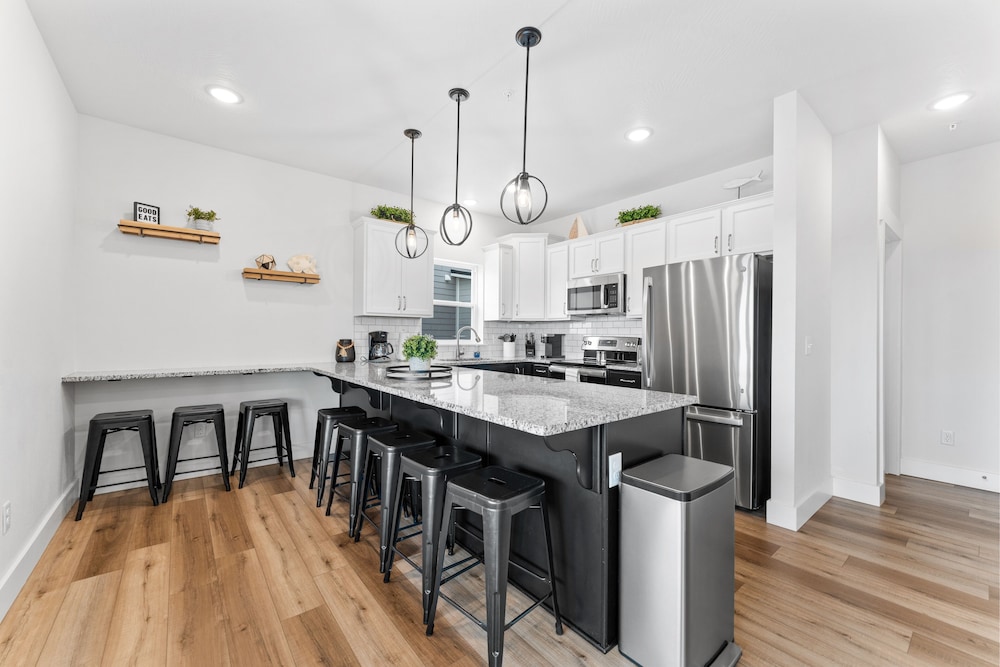 Cm132-6 -summer Breeze- Sleeps 17 6 Bedroom Home