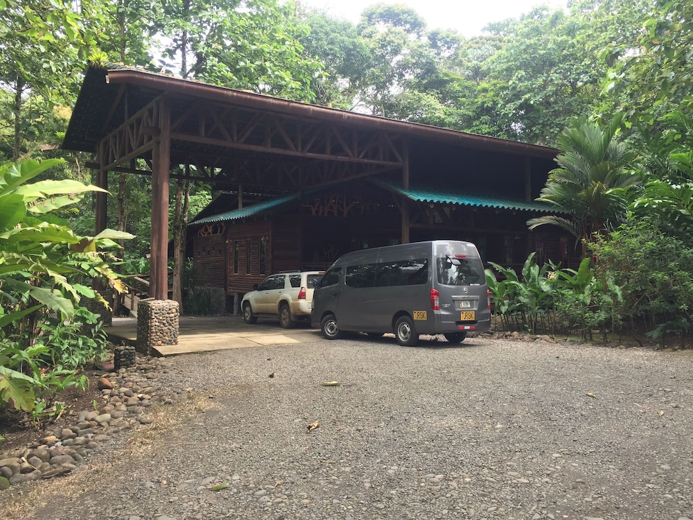 Cinco Ceibas Lodge
