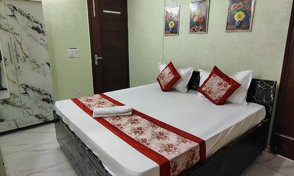 Fabhotel Buland Plaza