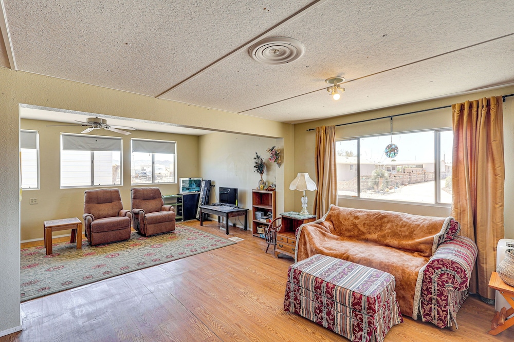 Snowbird Heaven: Rural Quartzite Home Near Hiking