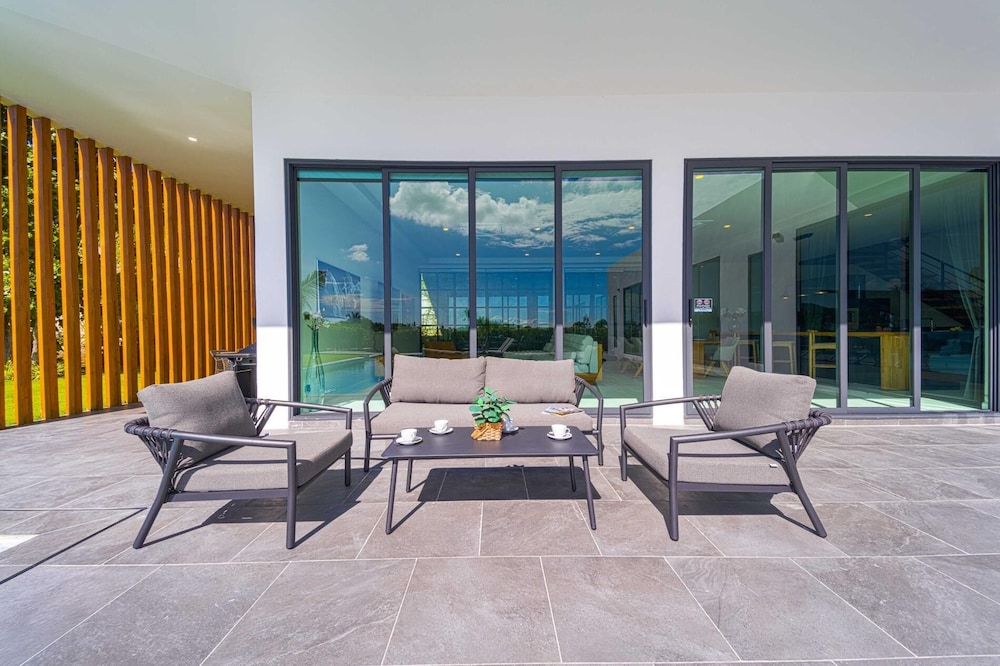 Luxury 5 Bedroom Pool Villa KH-C1