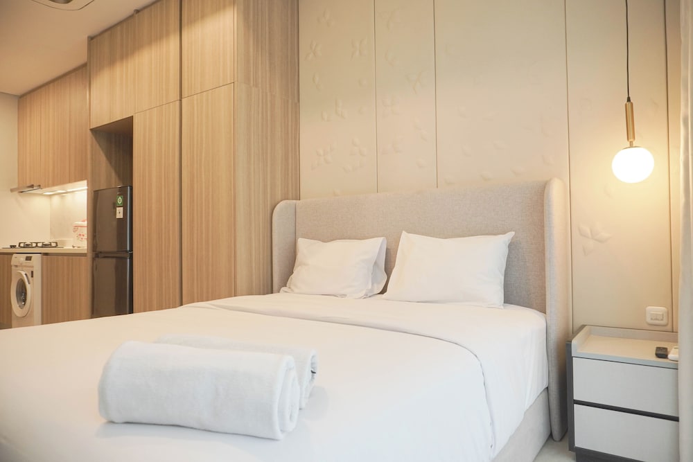 Comfort Living Apartment Studio At Arumaya Residence