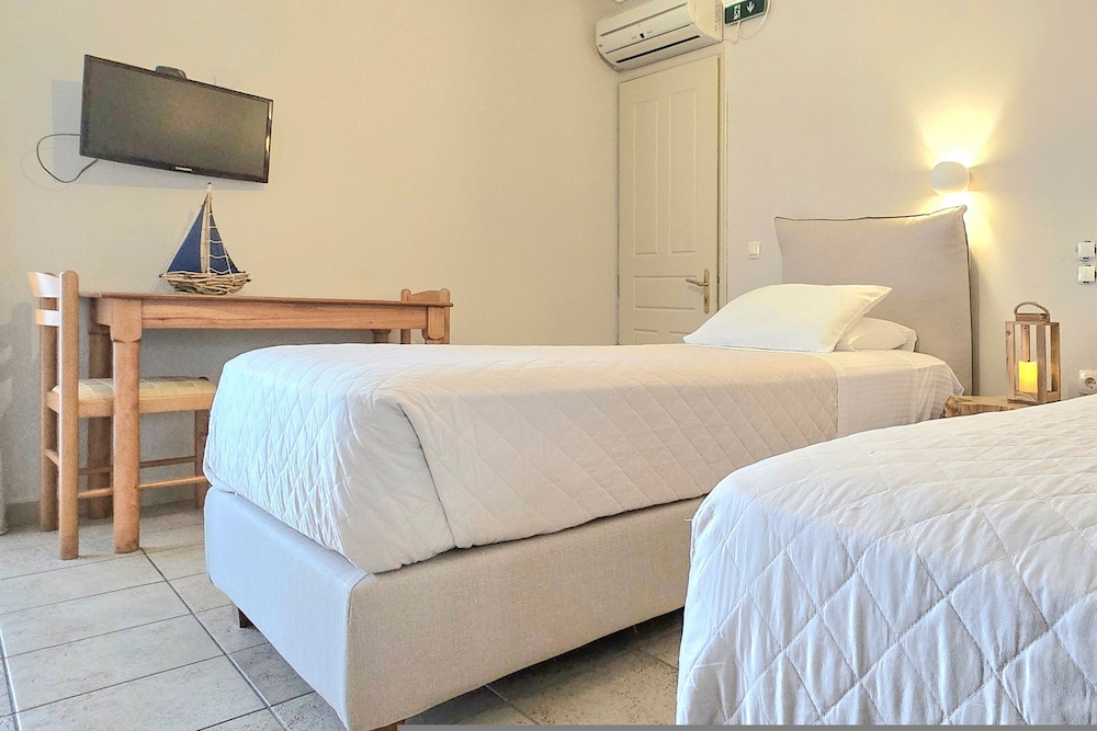 Lefkas Apt in Gaios With 1 Bedrooms and 1 Bathrooms