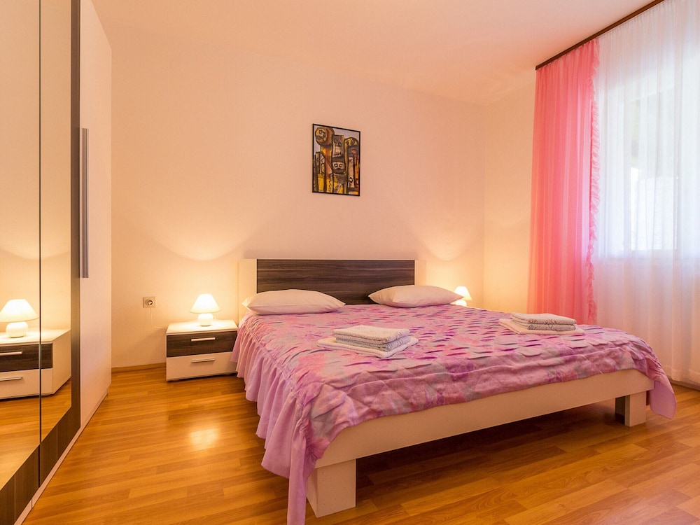 Comfortable Apartment With Terrace and Garden view 5