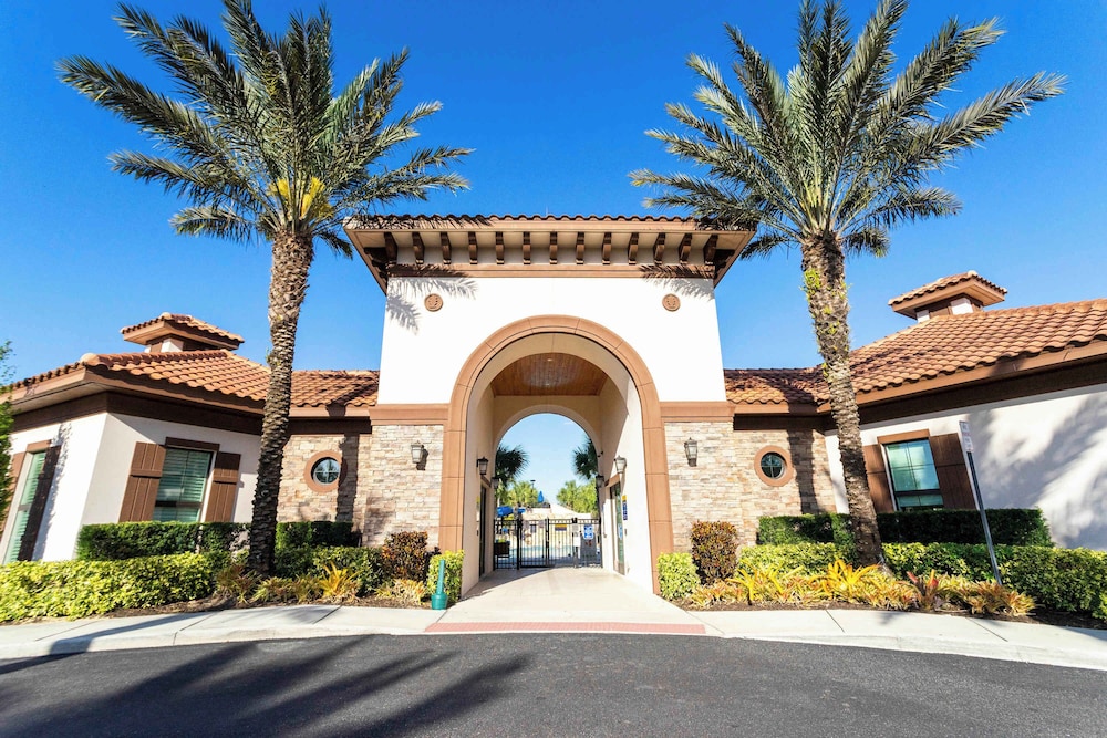 7643 Beautiful 6-bedroom Family Home With Private Pool Near Disney World