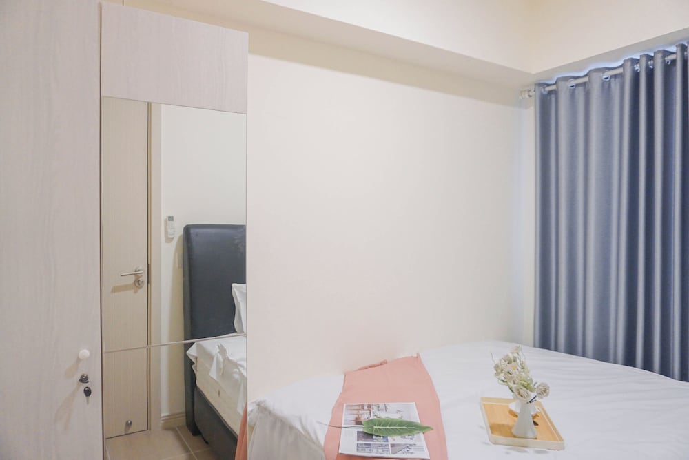 Spacious And Comfy 2Br With Extra Room Apartment At Meikarta