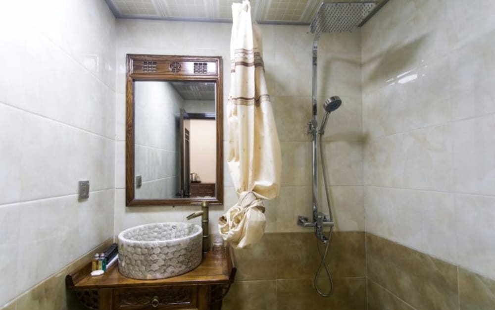 Zunyuelou Inn Tongli